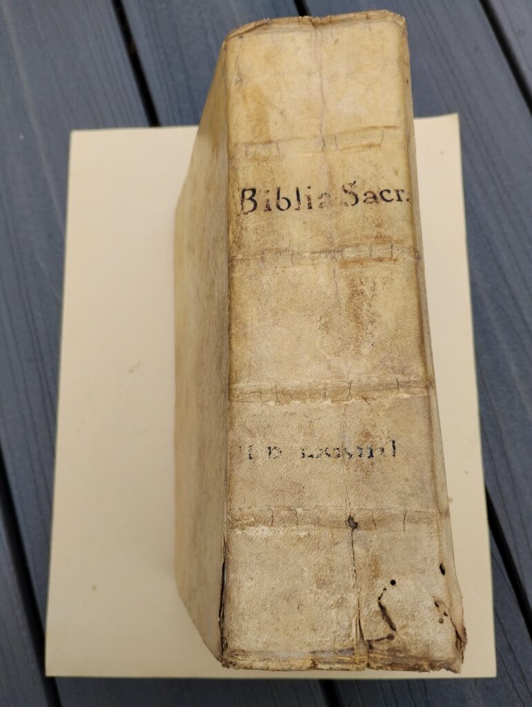 Bible, Latin, 1574